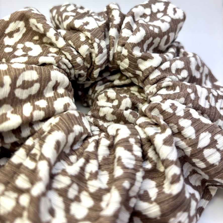 Hazel Cheetah Ribbed Scrunchie